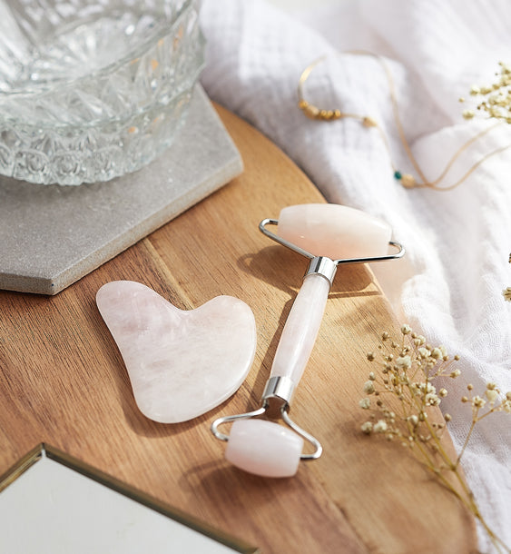 Coffret roll on et Gua Sha quartz rose - 1