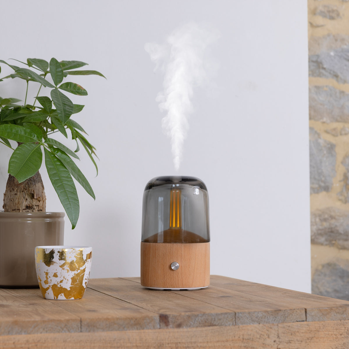 Diffuseur d'huiles essentielles en bois à éclairage doux et variable - 1